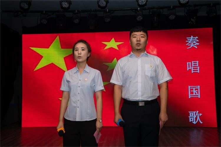 凝聚实力，，，，，，再创佳绩--NG娱乐集团盛大举行半年总结表扬大会